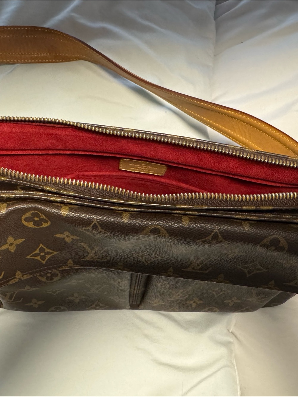 Louis Vuitton Monogram Canvas Shoulder Bag in Brown and Tan - Picture 3 of 7
